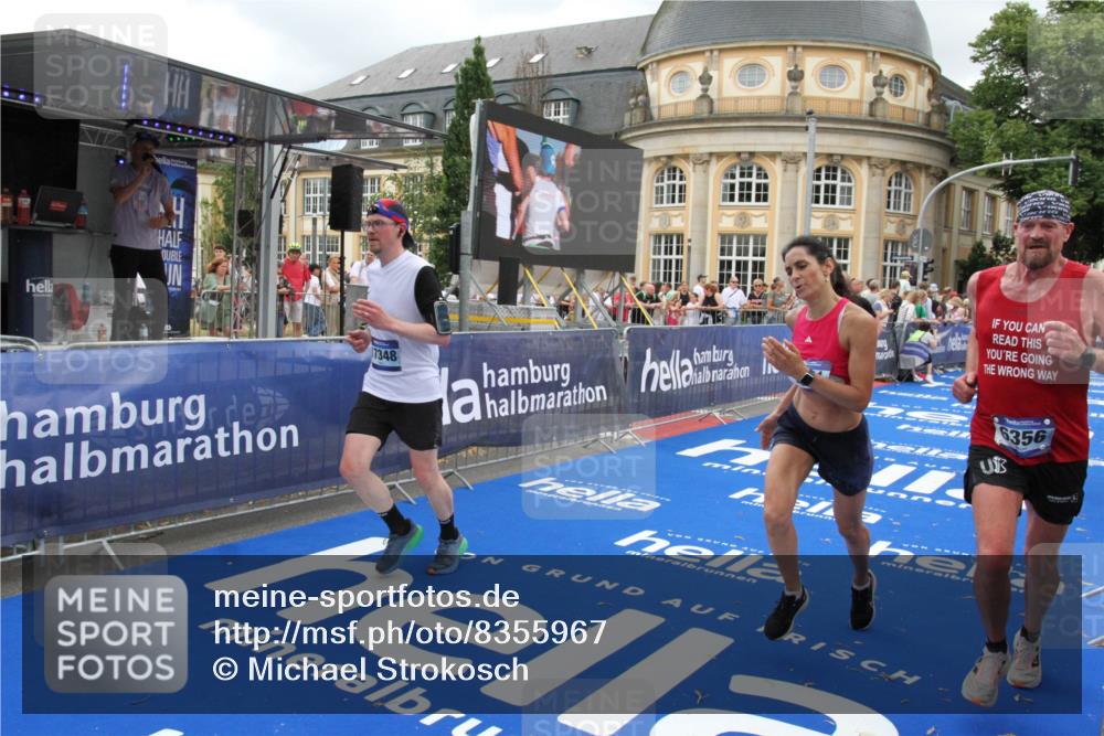 29.06.2025 - hella hamburg halbmarathon Michael Strokosch http://msf.ph/oto/8355967 29.06.2025 10:54:07 Ziel 1151, 1410, 1815, 3096, 3208, 3209, 6294, 6356, 6374, 6581, 8394, 9032, 11499, 12379, 13397, 16871, 17348, 18308 meine-sportfotos.de