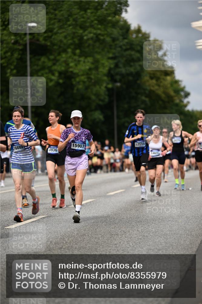 29.06.2025 - hella hamburg halbmarathon Dr. Thomas Lammeyer http://msf.ph/oto/8355979 29.06.2025 10:41:04 Kennedybrücke 1008, 1010, 1253, 1488, 1948, 1952, 2072, 2811, 3398, 3401, 3428, 3699, 3895, 4245, 5560, 5786, 5789, 5809, 6184, 6359, 7632, 7773, 8257, 8258, 8581, 8936, 8937, 9432, 9806, 9918, 10123, 10487, 10577, 10862, 10984 meine-sportfotos.de