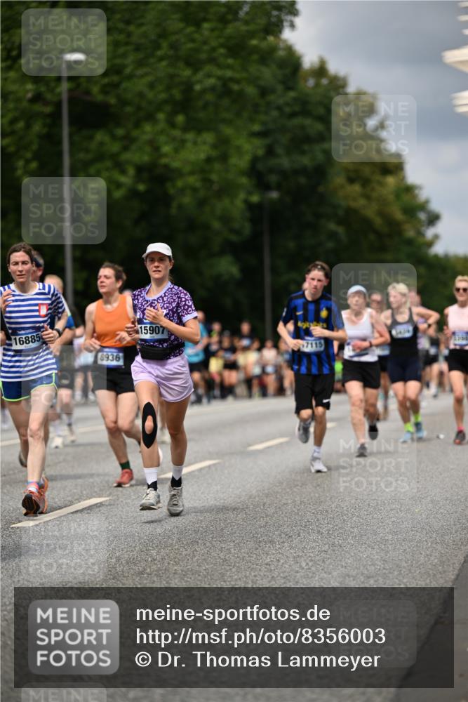 29.06.2025 - hella hamburg halbmarathon Dr. Thomas Lammeyer http://msf.ph/oto/8356003 29.06.2025 10:41:05 Kennedybrücke 1008, 1010, 1253, 1488, 1490, 1948, 1952, 2072, 2811, 3398, 3401, 3428, 3714, 3895, 4245, 5560, 5786, 5789, 5809, 6184, 6359, 6804, 7632, 7773, 8257, 8258, 8581, 8936, 8937, 9432, 9806, 9918, 10123, 10487, 10577, 10862, 10984 meine-sportfotos.de