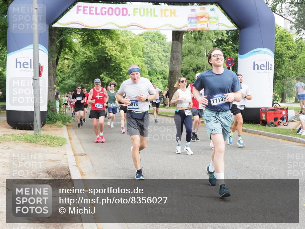 29.06.2025 - hella hamburg halbmarathon MichiJ http://msf.ph/oto/8356027 29.06.2025 10:41:58 Zwischen KM18-KM19 1143, 2432, 2448, 4897, 6356, 8223, 8618, 12213, 13267, 14660, 14834, 15389, 15818, 16625, 17133, 18031, 18190, 19000 meine-sportfotos.de