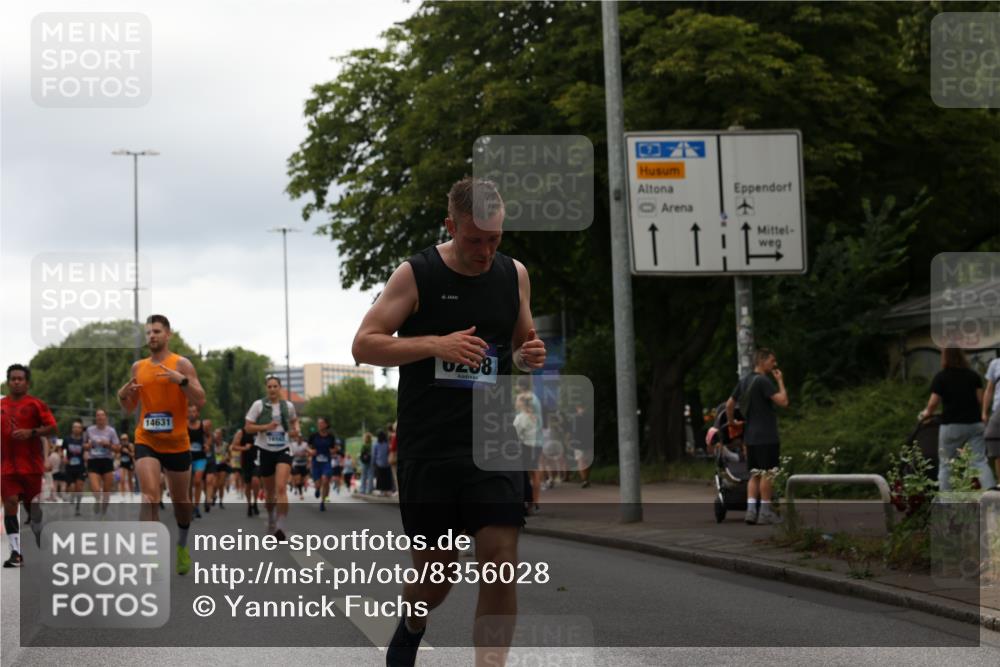 29.06.2025 - hella hamburg halbmarathon Yannick Fuchs http://msf.ph/oto/8356028 29.06.2025 10:53:02 20KM 1285, 1642, 1946, 1951, 2006, 2027, 2348, 2584, 2677, 2855, 2957, 2978, 3181, 3983, 4088, 4592, 5084, 5347, 5633, 6202, 6208, 6636, 6997, 7031, 7223, 7476, 8290, 8929, 9655, 10036, 10759, 10915, 10943, 12633, 13407, 13583, 14375, 14631, 14914, 15232, 15240, 15263, 15284, 15824, 16160, 16341, 16563, 16910, 17017, 17346, 17630, 17810, 17852, 18112, 18153, 18232, 18266, 18327, 18730, 18954 meine-sportfotos.de