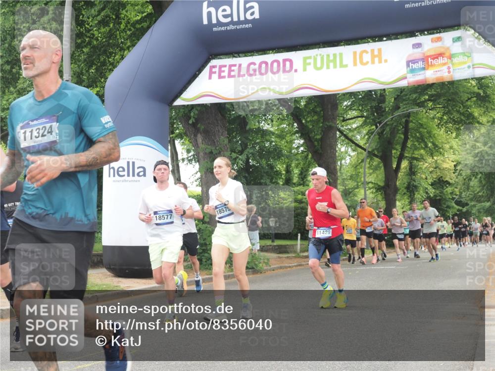 29.06.2025 - hella hamburg halbmarathon KatJ http://msf.ph/oto/8356040 29.06.2025 10:51:50 Zwischen KM18-KM19 2936, 6714 meine-sportfotos.de