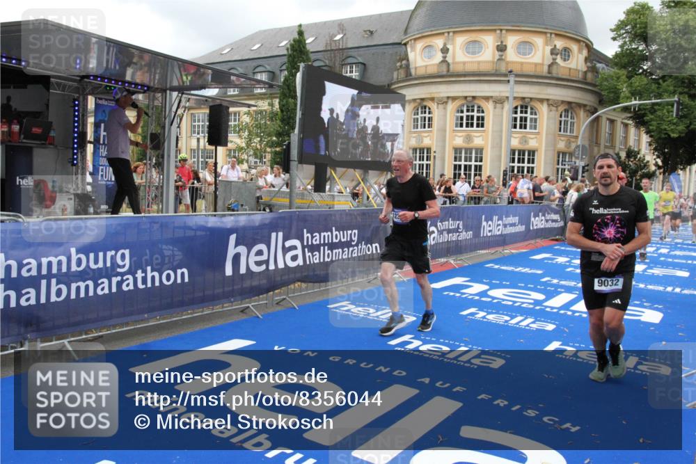 29.06.2025 - hella hamburg halbmarathon Michael Strokosch http://msf.ph/oto/8356044 29.06.2025 10:54:08 Ziel 1151, 1410, 1815, 3096, 3208, 3209, 5638, 6294, 6356, 6581, 8390, 9032, 11499, 12379, 13397, 16871, 17348, 18308 meine-sportfotos.de