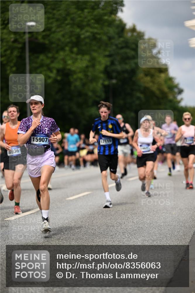 29.06.2025 - hella hamburg halbmarathon Dr. Thomas Lammeyer http://msf.ph/oto/8356063 29.06.2025 10:41:06 Kennedybrücke 1008, 1010, 1253, 1488, 1490, 1948, 1952, 2072, 2811, 3398, 3401, 3428, 3714, 3895, 4245, 5560, 5786, 5789, 5809, 6184, 6359, 6804, 7632, 7773, 8257, 8258, 8315, 8936, 8937, 9432, 9806, 9918, 10123, 10487, 10577, 10862 meine-sportfotos.de
