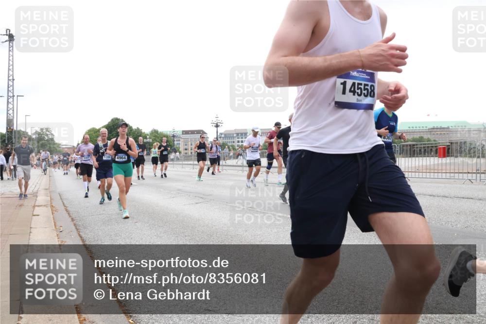 29.06.2025 - hella hamburg halbmarathon Lena Gebhardt http://msf.ph/oto/8356081 29.06.2025 10:39:00 Lombardsbrücke 3307, 1390, 4964, 14558, 8367, 56, 1232, 1390, 1451, 1760, 2092, 2524, 2534, 2571, 2574, 2576, 2660, 2693, 2843, 2893, 2998, 3216, 3307, 3323, 3726, 3727, 3745, 3927, 4028, 4257, 4259, 4260, 4316, 4320, 4410, 4523, 4659, 4882, 4964, 5617, 5684, 5913, 6062, 6112, 6611, 6695, 6696, 6875, 7148, 7263, 7341, 7506, 7561, 7589, 7815, 7849, 8243, 8367, 8457, 8783, 9420, 9446, 9708, 9974, 9977, 10001, 10072, 10315, 10516, 10554, 13060 meine-sportfotos.de