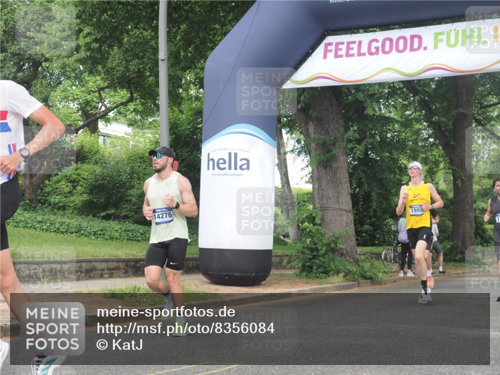 29.06.2025 - hella hamburg halbmarathon KatJ http://msf.ph/oto/8356084 29.06.2025 10:21:54 Zwischen KM18-KM19 1407, 1707, 1990, 4463, 4679 meine-sportfotos.de
