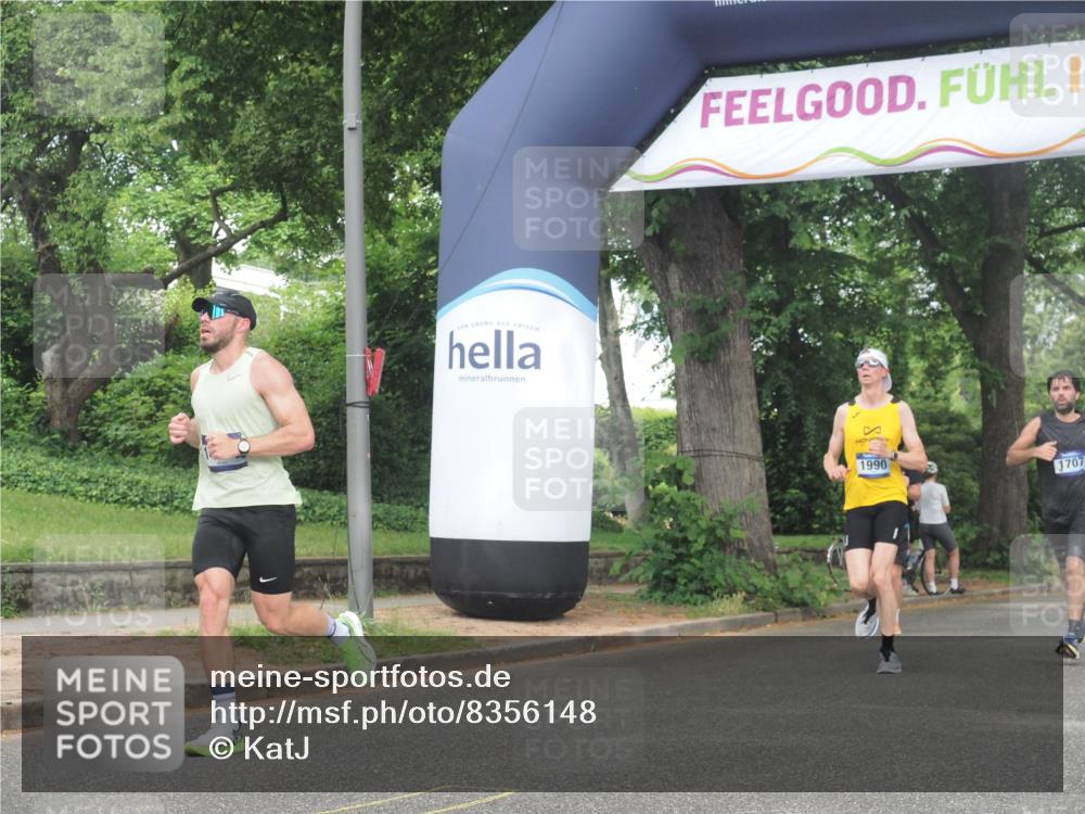29.06.2025 - hella hamburg halbmarathon KatJ http://msf.ph/oto/8356148 29.06.2025 10:21:54 Zwischen KM18-KM19 1407, 1707, 1990, 4463, 4679 meine-sportfotos.de