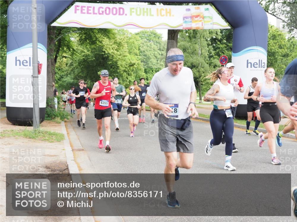 29.06.2025 - hella hamburg halbmarathon MichiJ http://msf.ph/oto/8356171 29.06.2025 10:41:59 Zwischen KM18-KM19 1143, 2448, 4231, 4897, 6355, 6356, 8223, 13267, 14660, 14834, 15389, 15818, 16625, 17133, 18031, 19000 meine-sportfotos.de
