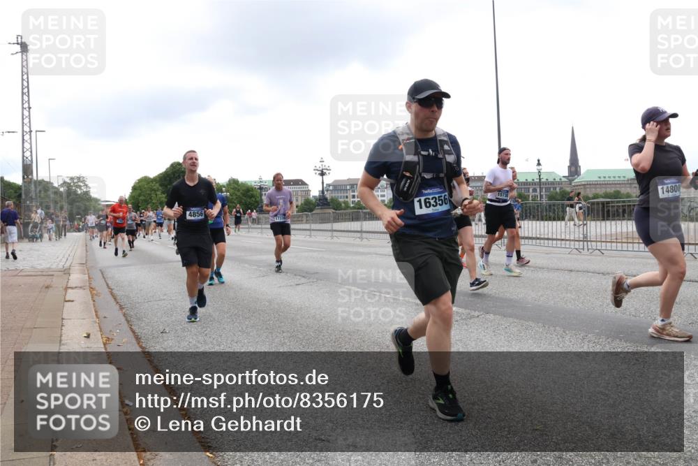 29.06.2025 - hella hamburg halbmarathon Lena Gebhardt http://msf.ph/oto/8356175 29.06.2025 10:48:05 Lombardsbrücke 4856, 17339, 16356, 15730, 14800, 1045, 1157, 1174, 1175, 1246, 1392, 1618, 1639, 1645, 1701, 1926, 2037, 2163, 2197, 2418, 2491, 2545, 2650, 2704, 2756, 2790, 2958, 3049, 3320, 3468, 3504, 3679, 3933, 4327, 4423, 4588, 4856, 5585, 5781, 5886, 5952, 6143, 7240, 7393, 7394, 7427, 7532, 7916, 7970, 8077, 8310, 8521, 8550, 8774, 8948, 9356, 9687, 9696, 9697, 9775, 9921, 10145, 10658, 10777, 10794, 10991, 11548, 11742, 11781, 11802, 11909, 12431 meine-sportfotos.de