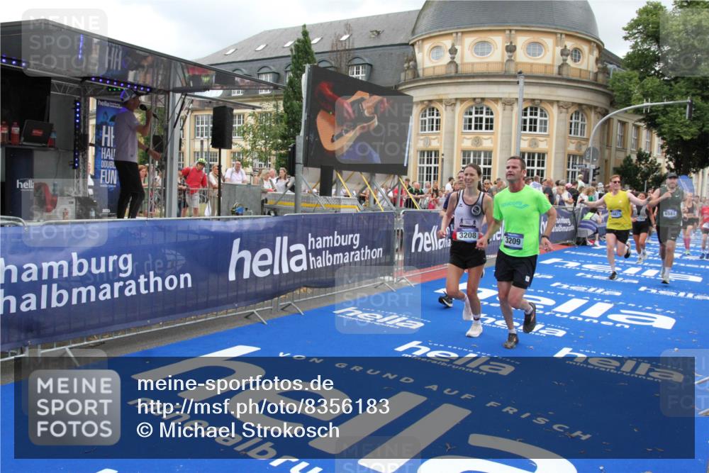29.06.2025 - hella hamburg halbmarathon Michael Strokosch http://msf.ph/oto/8356183 29.06.2025 10:54:11 Ziel 1410, 3208, 3209, 3898, 5638, 6294, 6443, 6581, 8390, 9032, 9791, 11499, 12213, 12379, 13397, 13794, 15524, 16780, 16871 meine-sportfotos.de