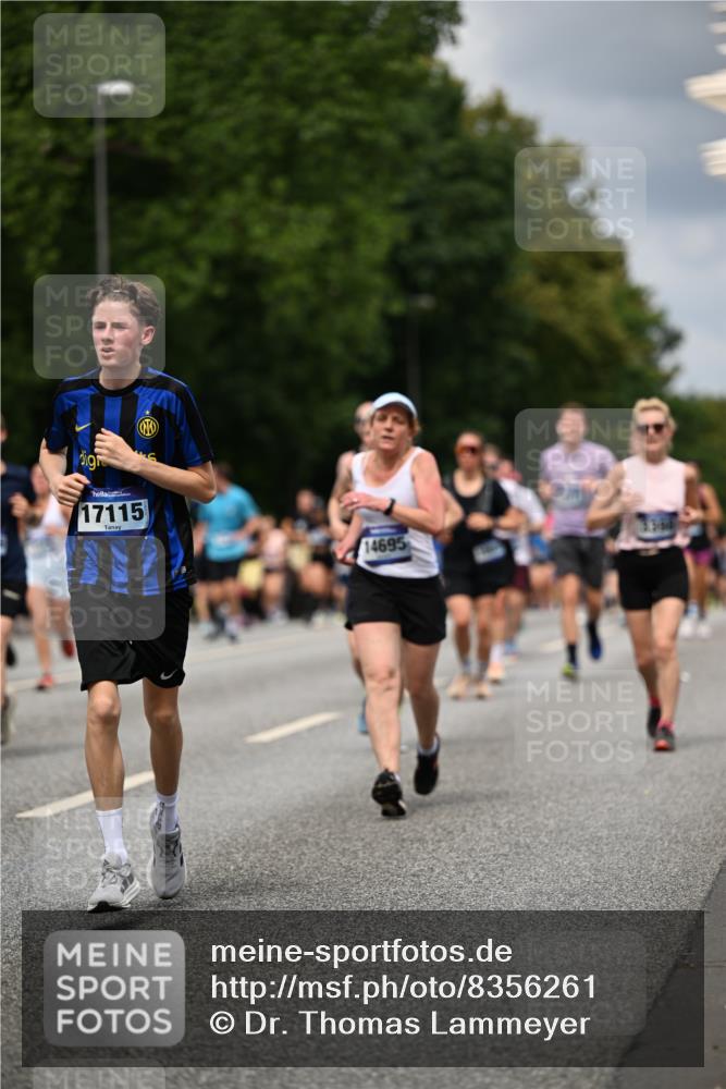 29.06.2025 - hella hamburg halbmarathon Dr. Thomas Lammeyer http://msf.ph/oto/8356261 29.06.2025 10:41:08 Kennedybrücke 1008, 1010, 1253, 1488, 1490, 1597, 1948, 1952, 2072, 2552, 2811, 3165, 3398, 3428, 3714, 3895, 5560, 5786, 5789, 5809, 6184, 6359, 6804, 7202, 7235, 7632, 7707, 7773, 7823, 8257, 8258, 8315, 8936, 8937, 9806, 9918, 10123, 10487, 10862 meine-sportfotos.de