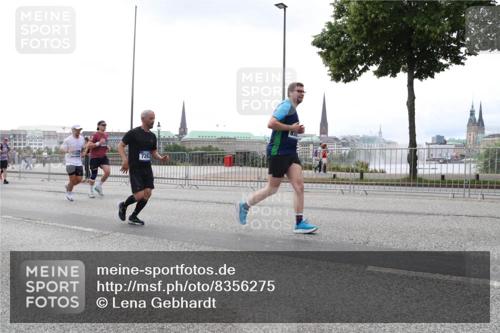 29.06.2025 - hella hamburg halbmarathon Lena Gebhardt http://msf.ph/oto/8356275 29.06.2025 10:39:01 Lombardsbrücke 7263, 56, 1232, 1390, 1451, 1760, 2092, 2524, 2534, 2571, 2574, 2576, 2660, 2693, 2843, 2893, 2998, 3216, 3307, 3323, 3726, 3727, 3745, 3927, 4028, 4257, 4259, 4260, 4316, 4320, 4410, 4523, 4659, 4882, 4964, 5913, 6062, 6112, 6611, 6695, 6696, 6875, 7148, 7263, 7341, 7506, 7589, 7815, 7849, 8243, 8367, 8457, 8783, 9420, 9446, 9708, 9974, 9977, 10001, 10072, 10315, 10516, 10554, 13060 meine-sportfotos.de