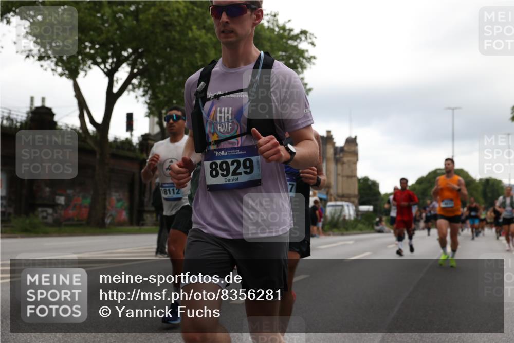 29.06.2025 - hella hamburg halbmarathon Yannick Fuchs http://msf.ph/oto/8356281 29.06.2025 10:53:03 20KM 1285, 1642, 1946, 1951, 2006, 2027, 2348, 2584, 2677, 2855, 2957, 2978, 3181, 3983, 4088, 4592, 5084, 5347, 5633, 6202, 6208, 6636, 6997, 7031, 7223, 7476, 8290, 8929, 9655, 10036, 10759, 10915, 10943, 12633, 13407, 13583, 14375, 14631, 14914, 15232, 15240, 15263, 15284, 15824, 16160, 16341, 16563, 16910, 17017, 17346, 17503, 17630, 17810, 17852, 18112, 18153, 18232, 18266, 18327, 18730, 18954 meine-sportfotos.de