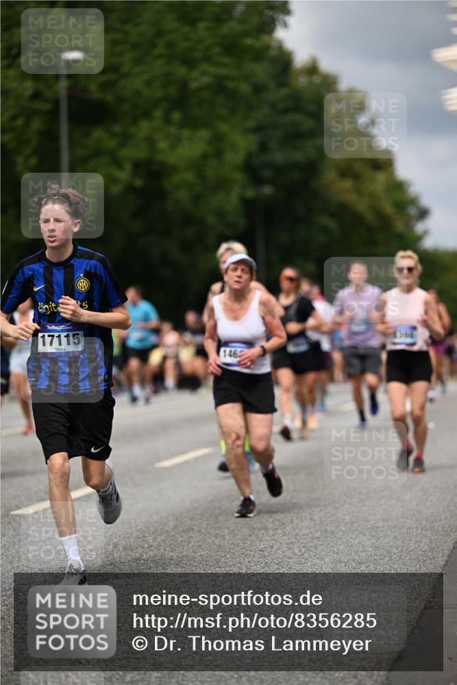 29.06.2025 - hella hamburg halbmarathon Dr. Thomas Lammeyer http://msf.ph/oto/8356285 29.06.2025 10:41:08 Kennedybrücke 1008, 1010, 1253, 1488, 1490, 1597, 1948, 1952, 2072, 2552, 2811, 3165, 3398, 3428, 3714, 3895, 5560, 5786, 5789, 5809, 6184, 6359, 6804, 7202, 7235, 7632, 7707, 7773, 7823, 8257, 8258, 8315, 8936, 8937, 9806, 9918, 10123, 10487, 10862 meine-sportfotos.de