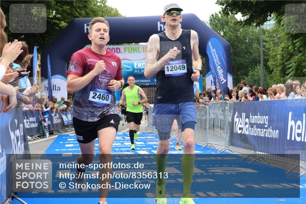 29.06.2025 - hella hamburg halbmarathon Strokosch-Dieckow http://msf.ph/oto/8356313 29.06.2025 10:30:35 Ziel 2460, 2851, 3845, 7231, 7481, 8318, 11413, 12049, 15253, 16713, 17322, 18235 meine-sportfotos.de