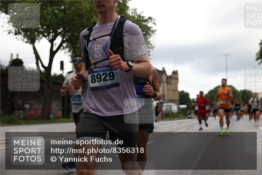 29.06.2025 - hella hamburg halbmarathon Yannick Fuchs http://msf.ph/oto/8356318 29.06.2025 10:53:03 20KM 1285, 1642, 1946, 1951, 2006, 2027, 2348, 2584, 2677, 2855, 2957, 2978, 3181, 3983, 4088, 4592, 5084, 5347, 5633, 6202, 6208, 6636, 6997, 7031, 7223, 7476, 8290, 8929, 9655, 10036, 10759, 10915, 10943, 12633, 13407, 13583, 14375, 14631, 14914, 15232, 15240, 15263, 15284, 15824, 16160, 16341, 16563, 16910, 17017, 17346, 17503, 17630, 17810, 17852, 18112, 18153, 18232, 18266, 18327, 18730, 18954 meine-sportfotos.de