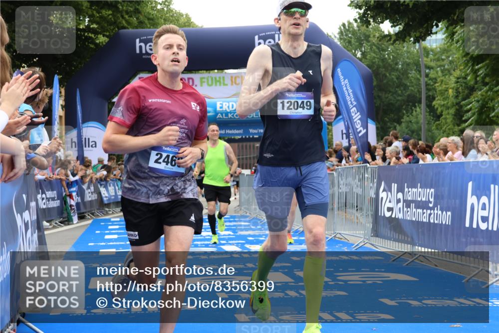 29.06.2025 - hella hamburg halbmarathon Strokosch-Dieckow http://msf.ph/oto/8356399 29.06.2025 10:30:35 Ziel 2460, 2851, 3845, 7231, 7481, 8318, 11413, 12049, 15253, 16713, 17322, 18235 meine-sportfotos.de