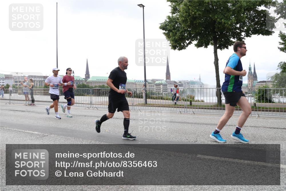 29.06.2025 - hella hamburg halbmarathon Lena Gebhardt http://msf.ph/oto/8356463 29.06.2025 10:39:01 Lombardsbrücke 7263, 83, 56, 1232, 1390, 1451, 1760, 2092, 2524, 2534, 2571, 2574, 2576, 2660, 2693, 2843, 2893, 2998, 3216, 3307, 3323, 3726, 3727, 3745, 3927, 4028, 4257, 4259, 4260, 4316, 4320, 4410, 4523, 4659, 4882, 4964, 5913, 6062, 6112, 6611, 6695, 6696, 6875, 7148, 7263, 7341, 7506, 7589, 7815, 7849, 8243, 8367, 8457, 8783, 9420, 9446, 9708, 9974, 9977, 10001, 10072, 10315, 10516, 10554, 13060 meine-sportfotos.de
