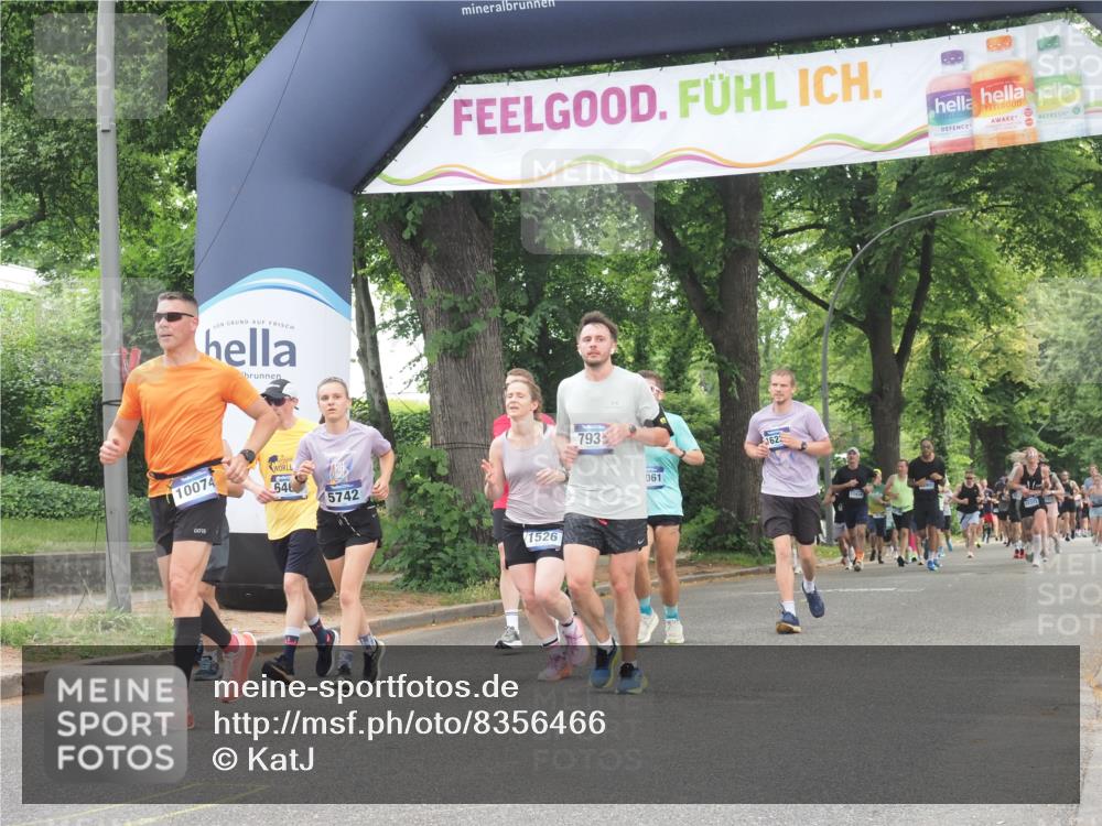 29.06.2025 - hella hamburg halbmarathon KatJ http://msf.ph/oto/8356466 29.06.2025 10:51:56 Zwischen KM18-KM19 1526, 2936, 4146, 5742, 0000, 6462, 7935 meine-sportfotos.de