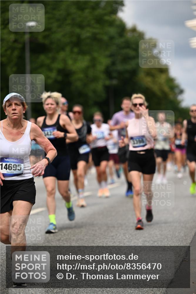 29.06.2025 - hella hamburg halbmarathon Dr. Thomas Lammeyer http://msf.ph/oto/8356470 29.06.2025 10:41:11 Kennedybrücke 56, 1118, 1253, 1488, 1490, 1597, 1948, 1952, 2072, 2552, 2811, 3165, 3398, 3428, 3714, 3873, 3895, 5560, 5786, 5789, 6359, 6804, 7202, 7235, 7632, 7707, 7773, 7823, 8257, 8258, 8315, 8936, 8937, 9806, 9918, 10024, 10112, 10123, 10862 meine-sportfotos.de