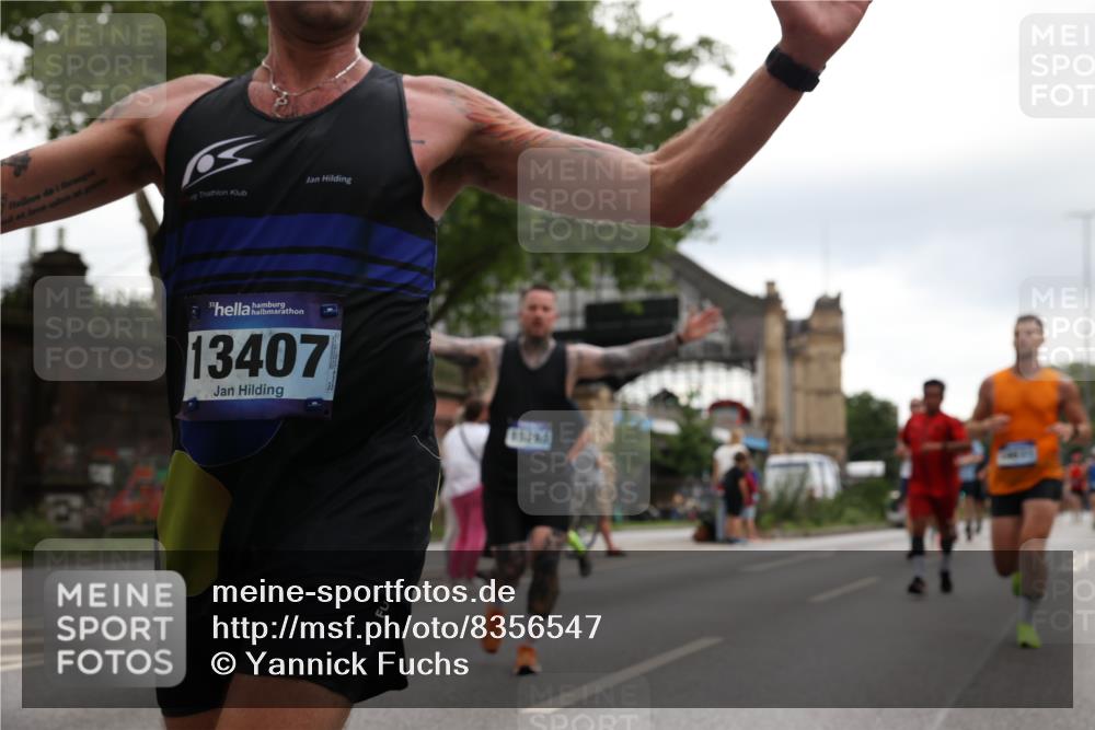 29.06.2025 - hella hamburg halbmarathon Yannick Fuchs http://msf.ph/oto/8356547 29.06.2025 10:53:03 20KM 1285, 1642, 1946, 1951, 2006, 2027, 2348, 2584, 2677, 2855, 2957, 2978, 3181, 3983, 4088, 4592, 5084, 5347, 5633, 6202, 6208, 6636, 6997, 7031, 7223, 7476, 8290, 8929, 9655, 10036, 10759, 10915, 10943, 12633, 13407, 13583, 14375, 14631, 14914, 15232, 15240, 15263, 15284, 15824, 16160, 16341, 16563, 16910, 17017, 17346, 17503, 17630, 17810, 17852, 18112, 18153, 18232, 18266, 18327, 18730, 18954 meine-sportfotos.de