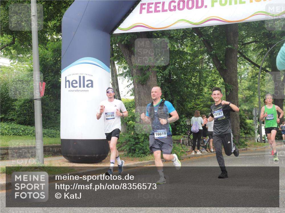 29.06.2025 - hella hamburg halbmarathon KatJ http://msf.ph/oto/8356573 29.06.2025 10:22:00 Zwischen KM18-KM19 1707, 1990 meine-sportfotos.de