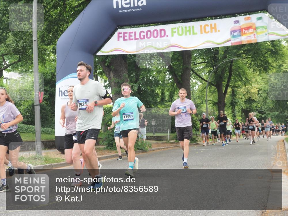 29.06.2025 - hella hamburg halbmarathon KatJ http://msf.ph/oto/8356589 29.06.2025 10:51:57 Zwischen KM18-KM19 1526, 4146, 5742, 0000, 6462, 7935 meine-sportfotos.de