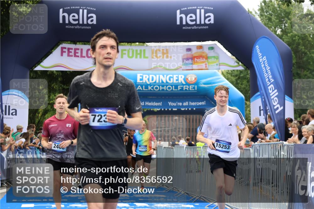 29.06.2025 - hella hamburg halbmarathon Strokosch-Dieckow http://msf.ph/oto/8356592 29.06.2025 10:30:32 Ziel 2460, 2851, 3845, 7231, 8318, 11413, 12049, 15253, 16713, 17322, 18235 meine-sportfotos.de