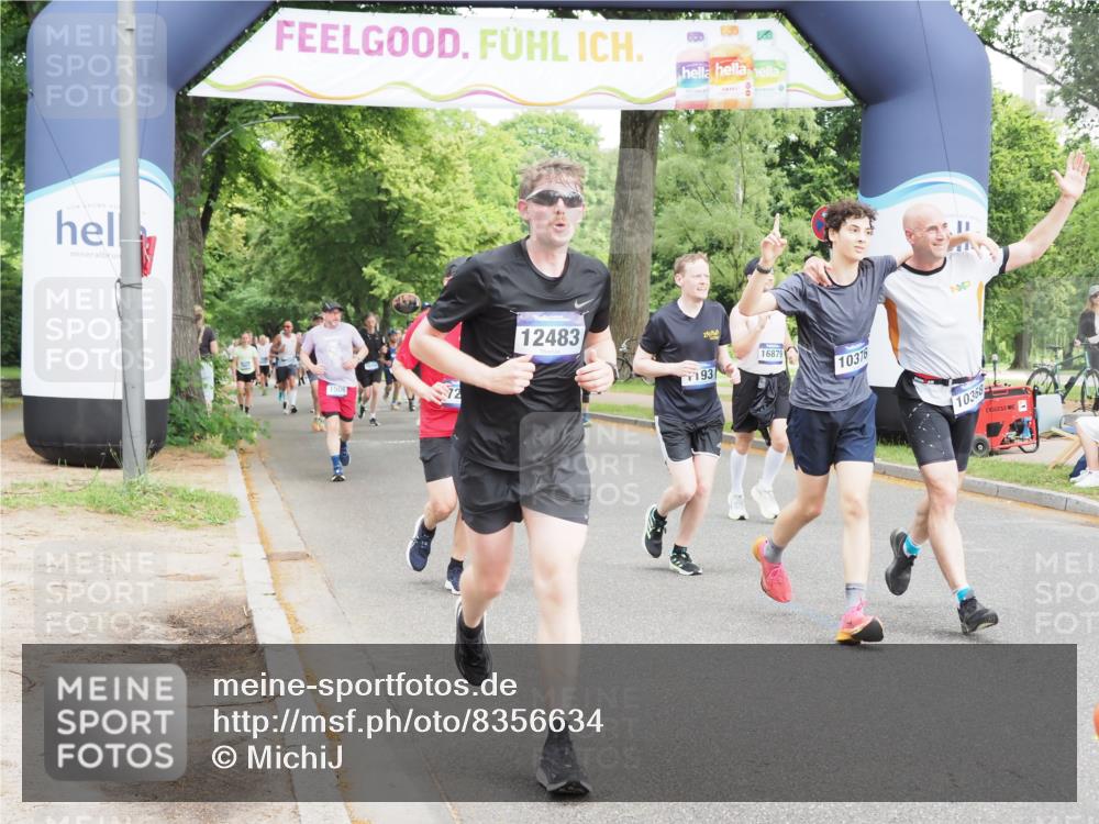29.06.2025 - hella hamburg halbmarathon MichiJ http://msf.ph/oto/8356634 29.06.2025 10:42:03 Zwischen KM18-KM19 1193, 1506, 2448, 3652, 4231, 4897, 6355, 6356, 7221, 8223, 10368, 10376, 12483, 15389, 15818, 16879, 18031, 18181, 19000 meine-sportfotos.de