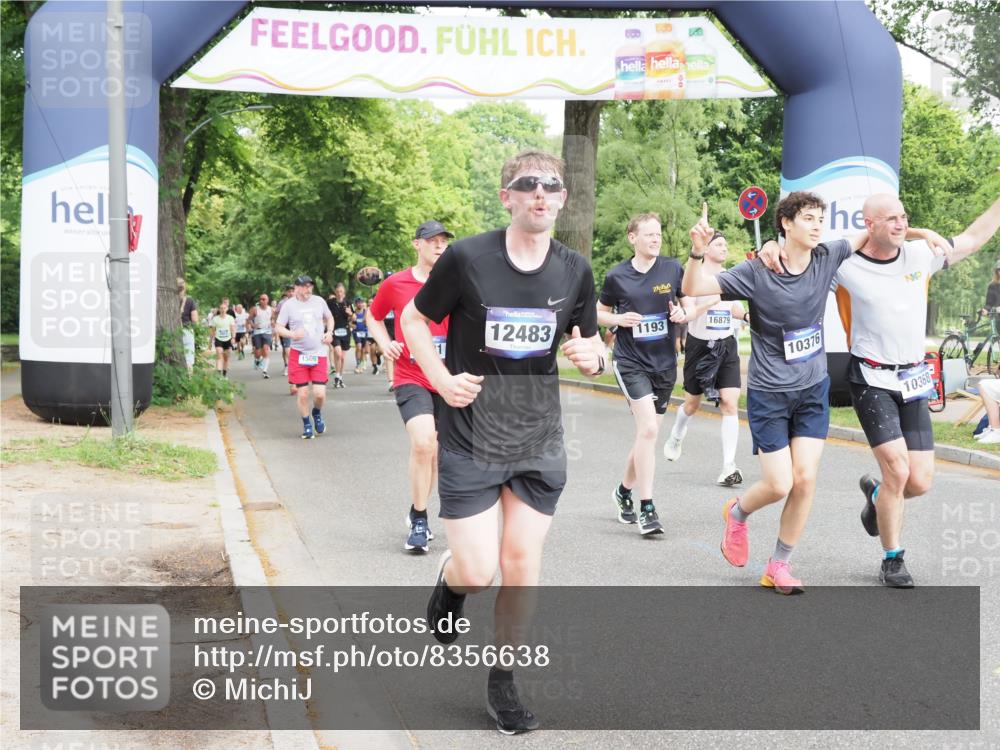 29.06.2025 - hella hamburg halbmarathon MichiJ http://msf.ph/oto/8356638 29.06.2025 10:42:03 Zwischen KM18-KM19 1193, 1506, 2448, 3652, 4231, 4897, 6355, 6356, 7221, 8223, 10368, 10376, 12483, 15389, 15818, 16879, 18031, 18181, 19000 meine-sportfotos.de