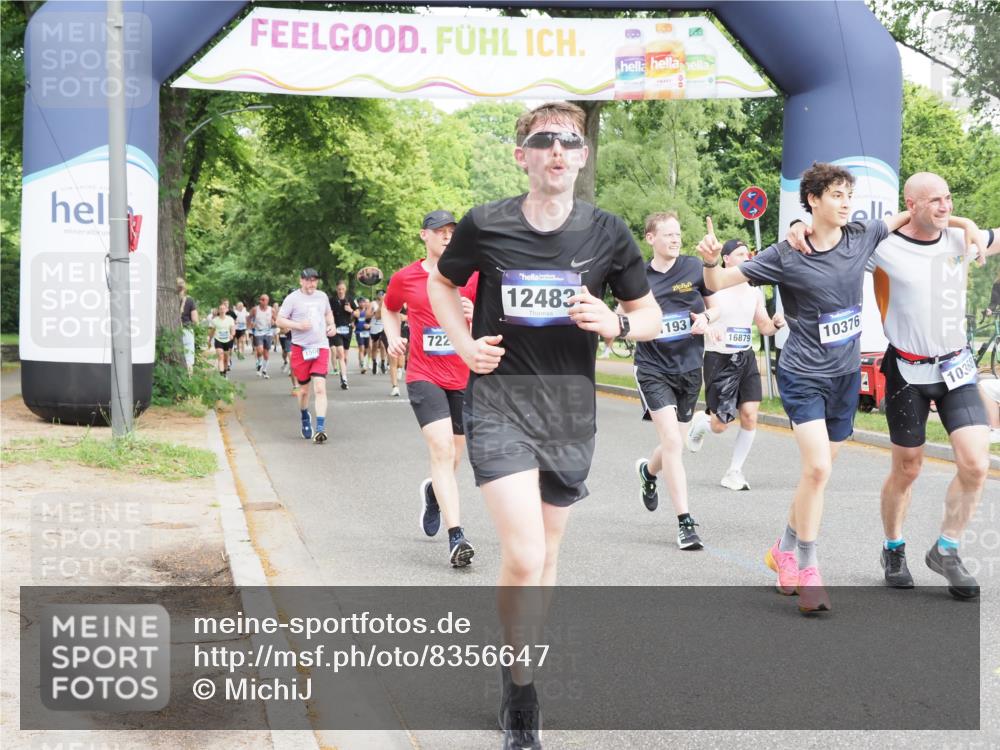 29.06.2025 - hella hamburg halbmarathon MichiJ http://msf.ph/oto/8356647 29.06.2025 10:42:03 Zwischen KM18-KM19 1193, 1506, 2448, 3652, 4231, 4897, 6355, 6356, 7221, 8223, 10368, 10376, 12483, 15389, 15818, 16879, 18031, 18181, 19000 meine-sportfotos.de