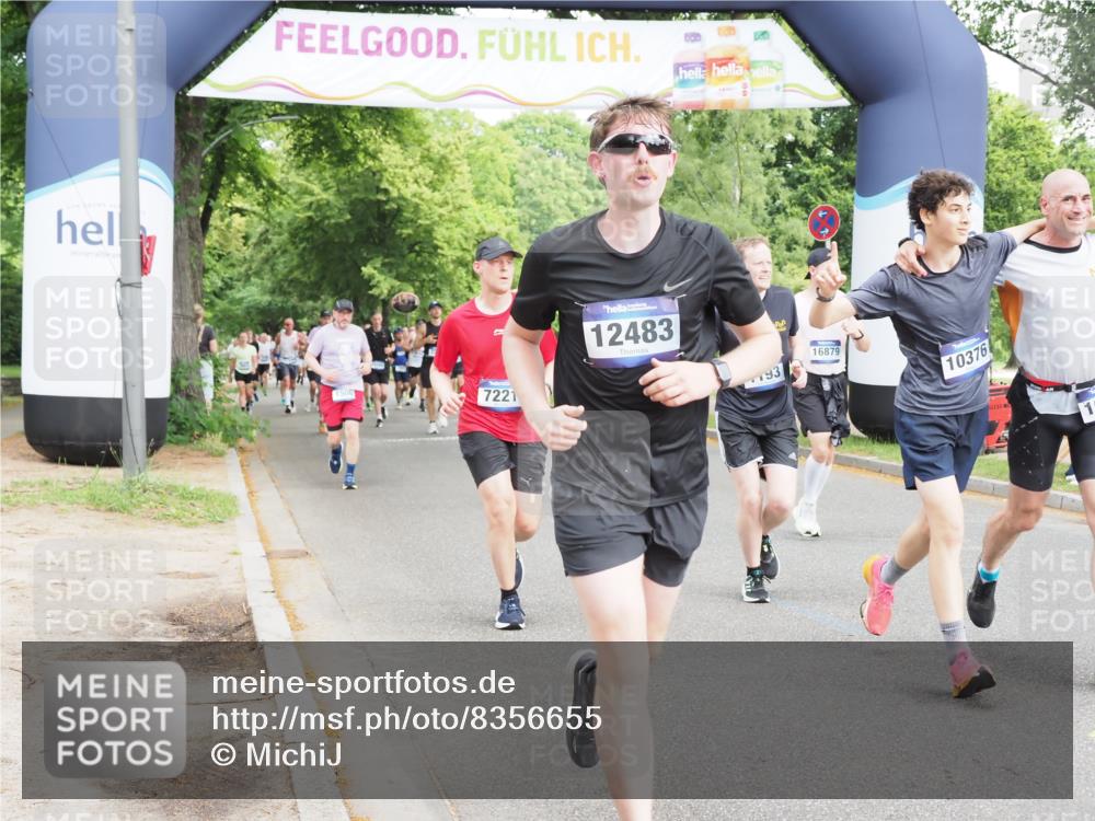 29.06.2025 - hella hamburg halbmarathon MichiJ http://msf.ph/oto/8356655 29.06.2025 10:42:03 Zwischen KM18-KM19 1193, 1506, 2448, 3652, 4231, 4897, 6355, 6356, 7221, 8223, 10368, 10376, 12483, 15389, 15818, 16879, 18031, 18181, 19000 meine-sportfotos.de
