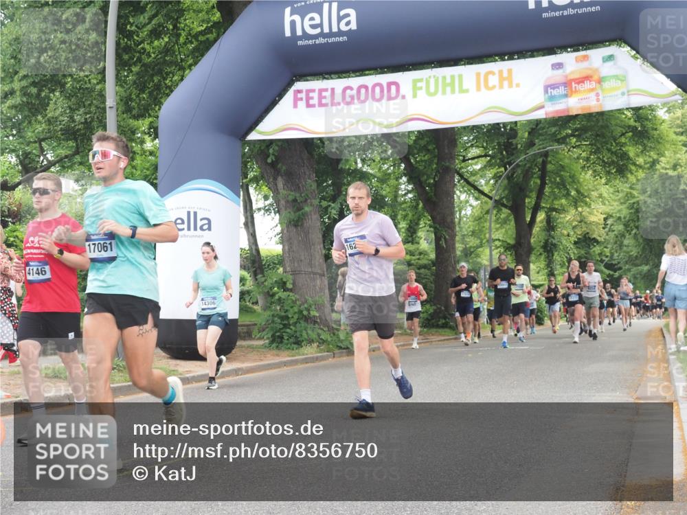 29.06.2025 - hella hamburg halbmarathon KatJ http://msf.ph/oto/8356750 29.06.2025 10:51:58 Zwischen KM18-KM19 1526, 4146, 5742, 0000, 6462, 7935 meine-sportfotos.de