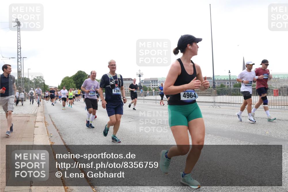 29.06.2025 - hella hamburg halbmarathon Lena Gebhardt http://msf.ph/oto/8356759 29.06.2025 10:39:02 Lombardsbrücke 3307, 1390, 4964, 0604, 10554, 56, 1232, 1390, 1451, 1760, 1856, 2092, 2524, 2534, 2571, 2574, 2576, 2660, 2693, 2843, 2893, 2998, 3216, 3275, 3307, 3323, 3726, 3727, 3745, 3927, 4028, 4257, 4259, 4260, 4316, 4320, 4410, 4523, 4659, 4882, 4964, 5913, 6062, 6112, 6611, 6695, 6696, 6875, 7148, 7263, 7341, 7506, 7589, 7815, 7849, 8243, 8367, 8457, 8783, 9420, 9446, 9708, 9974, 9977, 10001, 10072, 10315, 10516, 10554, 13060 meine-sportfotos.de