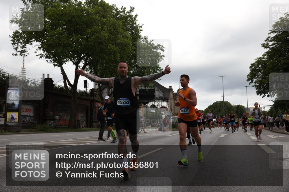 29.06.2025 - hella hamburg halbmarathon Yannick Fuchs http://msf.ph/oto/8356801 29.06.2025 10:53:04 20KM 1285, 1642, 1946, 1951, 2006, 2027, 2348, 2584, 2677, 2855, 2957, 2978, 3181, 3983, 4088, 4592, 5084, 5347, 5633, 6202, 6208, 6636, 6997, 7031, 7223, 7476, 8290, 8929, 9655, 10036, 10759, 10943, 11938, 12633, 13407, 13583, 14375, 14631, 14902, 14914, 15232, 15240, 15263, 15284, 15824, 16160, 16341, 16563, 16910, 17017, 17346, 17503, 17630, 18112, 18153, 18232, 18266, 18327, 18730, 18954, 19015, 19160 meine-sportfotos.de