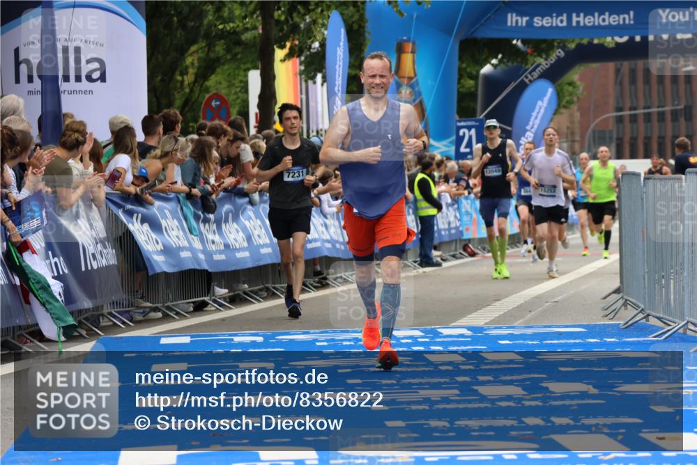29.06.2025 - hella hamburg halbmarathon Strokosch-Dieckow http://msf.ph/oto/8356822 29.06.2025 10:30:23 Ziel 10173, 12691, 16713 meine-sportfotos.de