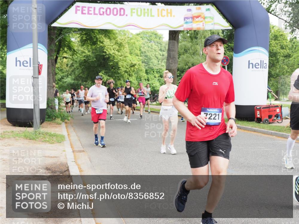 29.06.2025 - hella hamburg halbmarathon MichiJ http://msf.ph/oto/8356852 29.06.2025 10:42:04 Zwischen KM18-KM19 1193, 1506, 2448, 3652, 4231, 4897, 6355, 7221, 8223, 10368, 10376, 12483, 15389, 15818, 16879, 18031, 18181, 19000 meine-sportfotos.de
