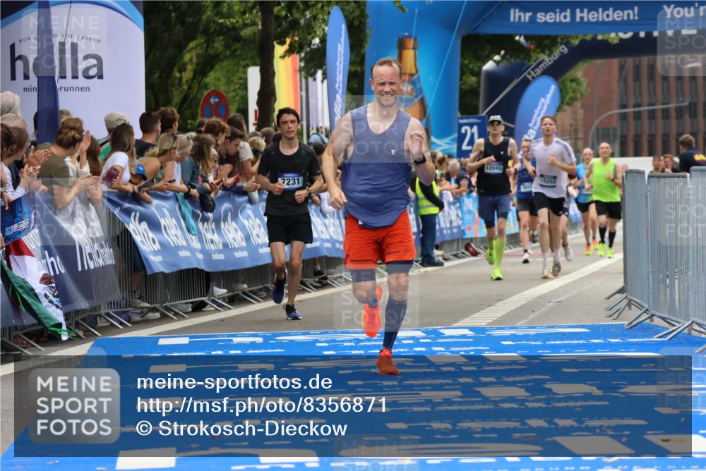 29.06.2025 - hella hamburg halbmarathon Strokosch-Dieckow http://msf.ph/oto/8356871 29.06.2025 10:30:23 Ziel 10173, 12691, 16713 meine-sportfotos.de
