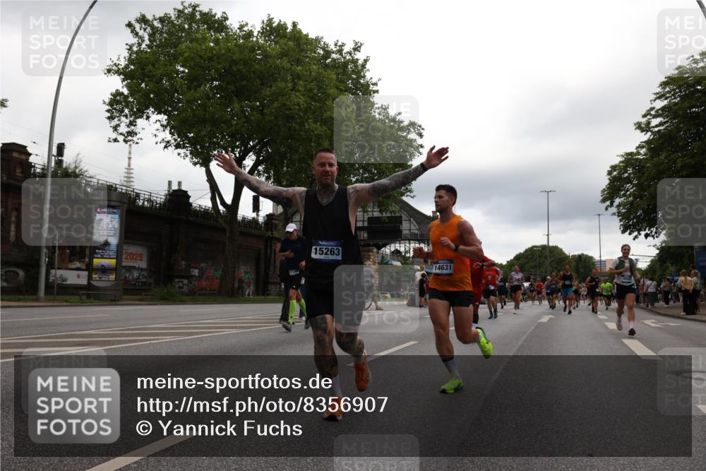 29.06.2025 - hella hamburg halbmarathon Yannick Fuchs http://msf.ph/oto/8356907 29.06.2025 10:53:04 20KM 1285, 1642, 1946, 1951, 2006, 2027, 2348, 2584, 2677, 2855, 2957, 2978, 3181, 3983, 4088, 4592, 5084, 5347, 5633, 6202, 6208, 6636, 6997, 7031, 7223, 7476, 8290, 8929, 9655, 10036, 10759, 10943, 11938, 12633, 13407, 13583, 14375, 14631, 14902, 14914, 15232, 15240, 15263, 15284, 15824, 16160, 16341, 16563, 16910, 17017, 17346, 17503, 17630, 18112, 18153, 18232, 18266, 18327, 18730, 18954, 19015, 19160 meine-sportfotos.de