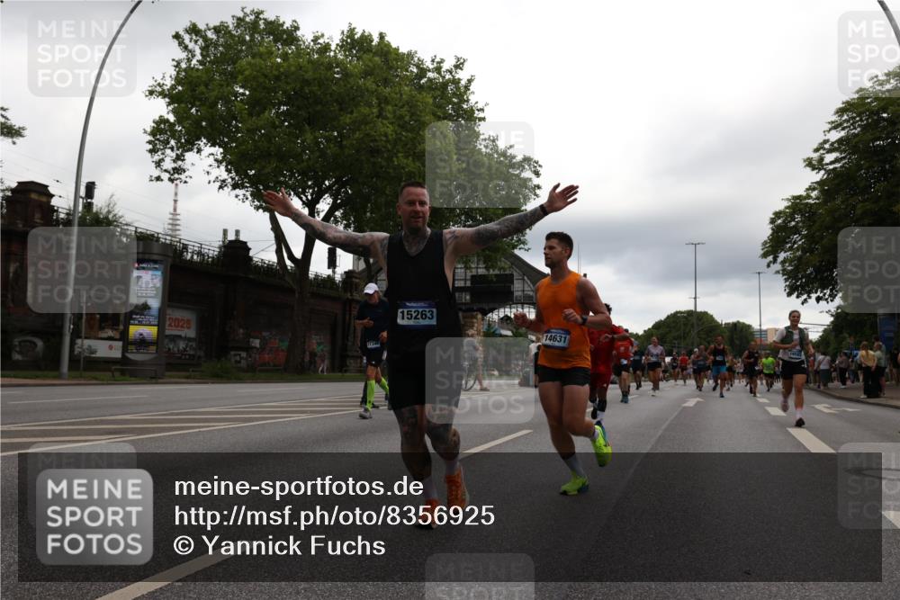 29.06.2025 - hella hamburg halbmarathon Yannick Fuchs http://msf.ph/oto/8356925 29.06.2025 10:53:04 20KM 1285, 1642, 1946, 1951, 2006, 2027, 2348, 2584, 2677, 2855, 2957, 2978, 3181, 3983, 4088, 4592, 5084, 5347, 5633, 6202, 6208, 6636, 6997, 7031, 7223, 7476, 8290, 8929, 9655, 10036, 10759, 10943, 11938, 12633, 13407, 13583, 14375, 14631, 14902, 14914, 15232, 15240, 15263, 15284, 15824, 16160, 16341, 16563, 16910, 17017, 17346, 17503, 17630, 18112, 18153, 18232, 18266, 18327, 18730, 18954, 19015, 19160 meine-sportfotos.de