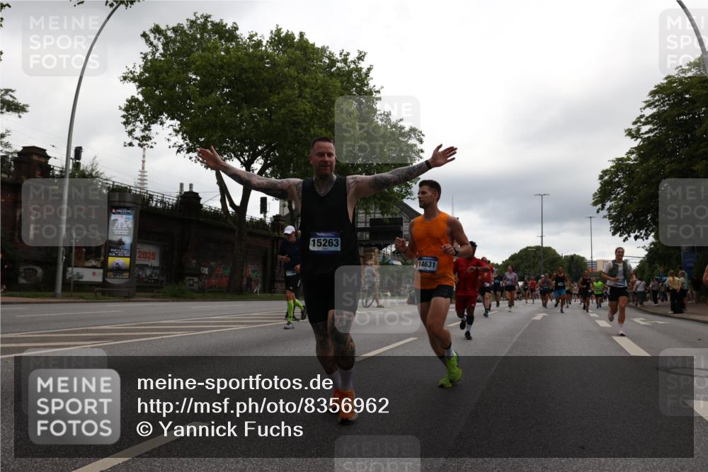 29.06.2025 - hella hamburg halbmarathon Yannick Fuchs http://msf.ph/oto/8356962 29.06.2025 10:53:04 20KM 1285, 1642, 1946, 1951, 2006, 2027, 2348, 2584, 2677, 2855, 2957, 2978, 3181, 3983, 4088, 4592, 5084, 5347, 5633, 6202, 6208, 6636, 6997, 7031, 7223, 7476, 8290, 8929, 9655, 10036, 10759, 10943, 11938, 12633, 13407, 13583, 14375, 14631, 14902, 14914, 15232, 15240, 15263, 15284, 15824, 16160, 16341, 16563, 16910, 17017, 17346, 17503, 17630, 18112, 18153, 18232, 18266, 18327, 18730, 18954, 19015, 19160 meine-sportfotos.de