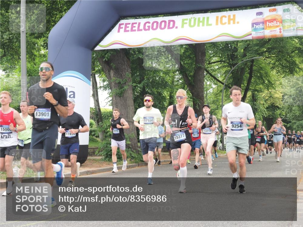 29.06.2025 - hella hamburg halbmarathon KatJ http://msf.ph/oto/8356986 29.06.2025 10:52:02 Zwischen KM18-KM19 1526, 4146, 4613, 7271, 7935 meine-sportfotos.de
