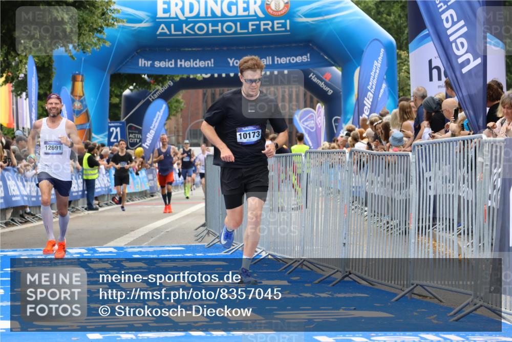 29.06.2025 - hella hamburg halbmarathon Strokosch-Dieckow http://msf.ph/oto/8357045 29.06.2025 10:30:15 Ziel 1758, 8323, 10173, 12691 meine-sportfotos.de