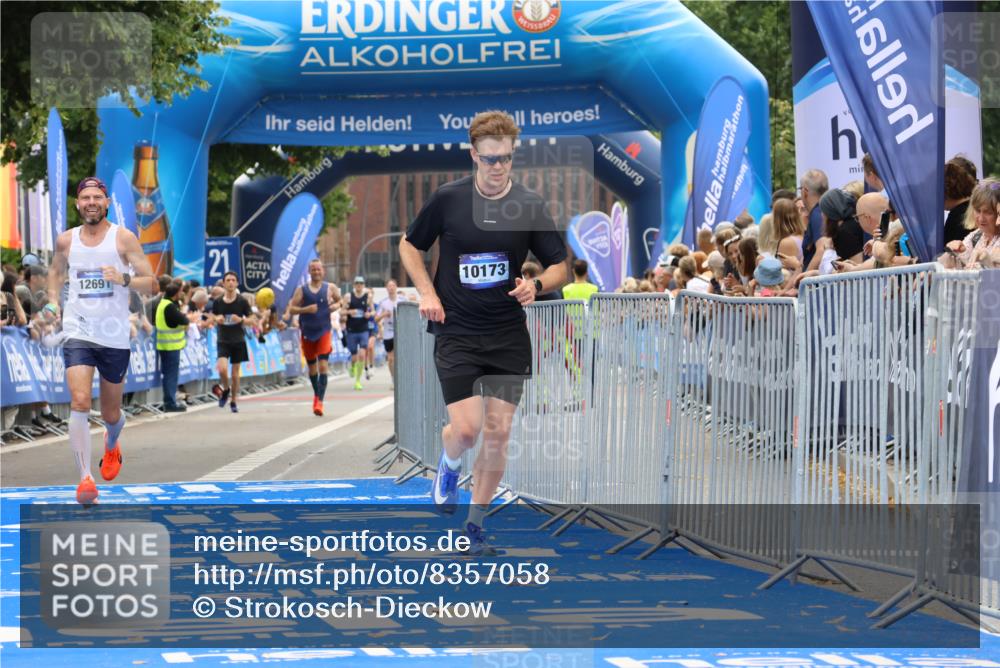 29.06.2025 - hella hamburg halbmarathon Strokosch-Dieckow http://msf.ph/oto/8357058 29.06.2025 10:30:15 Ziel 1758, 8323, 10173, 12691 meine-sportfotos.de