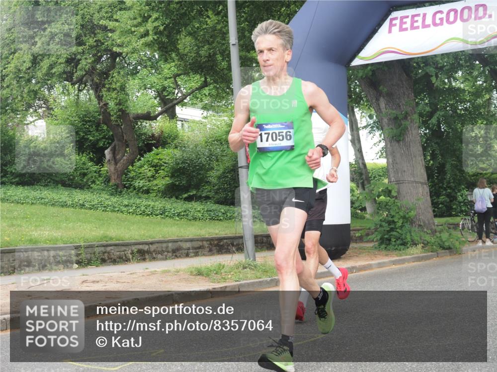 29.06.2025 - hella hamburg halbmarathon KatJ http://msf.ph/oto/8357064 29.06.2025 10:22:03 Zwischen KM18-KM19  meine-sportfotos.de