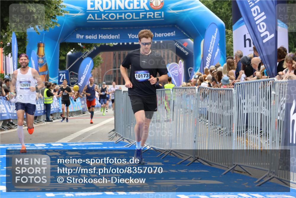 29.06.2025 - hella hamburg halbmarathon Strokosch-Dieckow http://msf.ph/oto/8357070 29.06.2025 10:30:15 Ziel 1758, 8323, 10173, 12691 meine-sportfotos.de