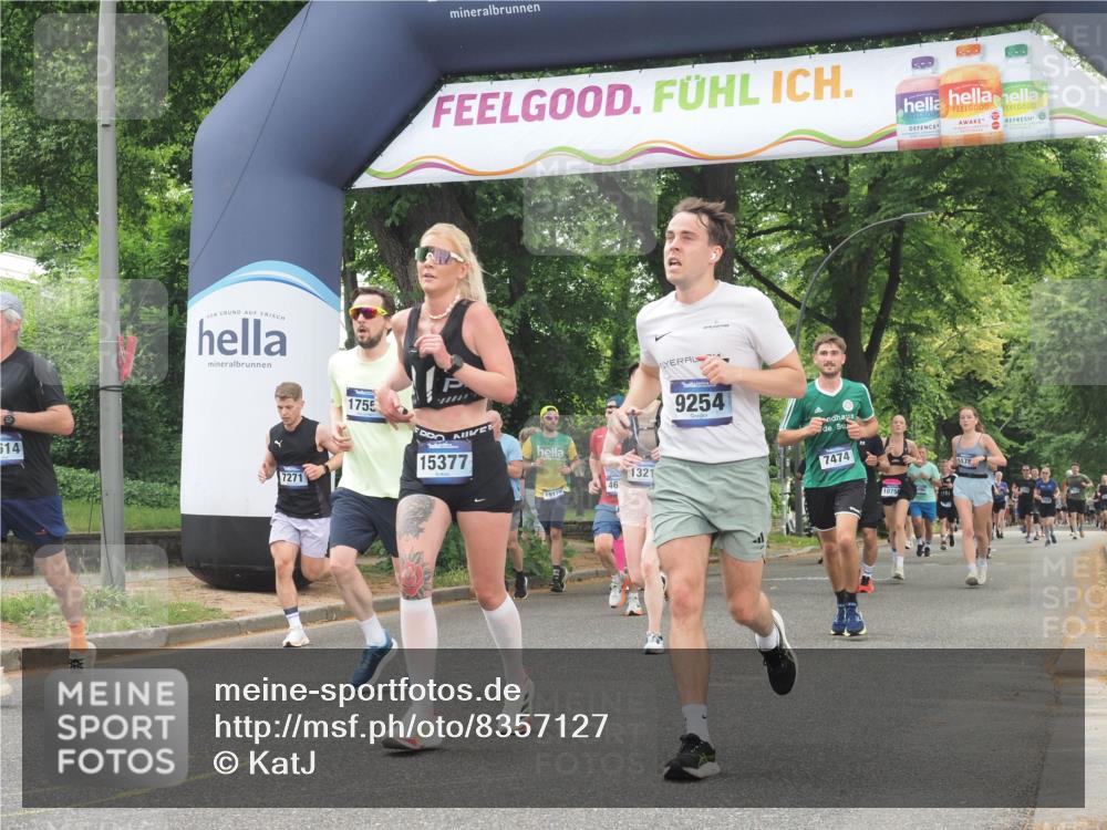 29.06.2025 - hella hamburg halbmarathon KatJ http://msf.ph/oto/8357127 29.06.2025 10:52:03 Zwischen KM18-KM19 4146, 4613, 7271, 7474 meine-sportfotos.de