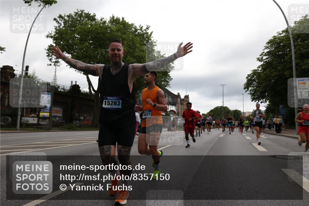 29.06.2025 - hella hamburg halbmarathon Yannick Fuchs http://msf.ph/oto/8357150 29.06.2025 10:53:05 20KM 1285, 1642, 1946, 1951, 2006, 2027, 2348, 2584, 2677, 2855, 2957, 2978, 3181, 3983, 4088, 4592, 5084, 5347, 5633, 6202, 6208, 6636, 6997, 7031, 7223, 7476, 8290, 8929, 9655, 10036, 10759, 10943, 11938, 12633, 13407, 13583, 14375, 14567, 14631, 14902, 14914, 14965, 15232, 15240, 15263, 15284, 15824, 16160, 16341, 16563, 16910, 17017, 17346, 17503, 17630, 18112, 18153, 18232, 18266, 18327, 18954, 19015, 19160 meine-sportfotos.de