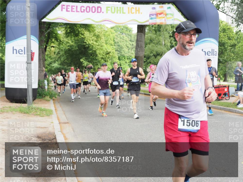 29.06.2025 - hella hamburg halbmarathon MichiJ http://msf.ph/oto/8357187 29.06.2025 10:42:07 Zwischen KM18-KM19 1193, 1506, 2252, 3652, 4231, 6355, 6433, 7221, 10368, 10376, 11499, 12483, 15484, 15854, 16879, 18181 meine-sportfotos.de