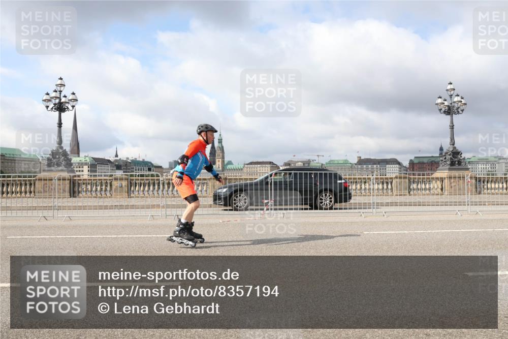 29.06.2025 - hella hamburg halbmarathon Lena Gebhardt http://msf.ph/oto/8357194 29.06.2025 09:09:32 Lombardsbrücke  meine-sportfotos.de